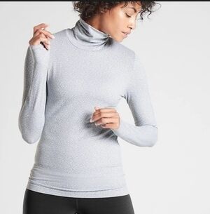 ATHLETA Flurry Peak Women's Gray Turtleneck Sweater